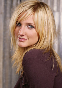 Ashlee Simpson-Ross
as Cecilia Smith