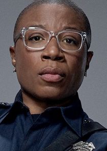 Aisha Hinds
as Henrietta 