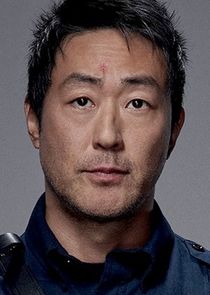 Kenneth Choi
as Howard 