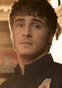 Michael Provost
as Lieutenant Ryan Hart