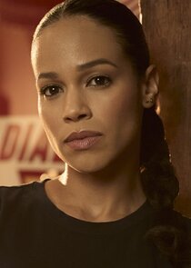 Juani Feliz
as Roxie Alba