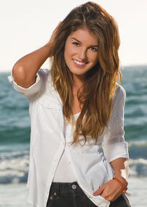 Shenae Grimes-Beech
as Annie Wilson