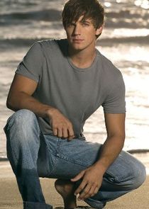 Matt Lanter
as William 'Liam' Court