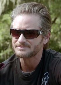 Shea Whigham
as Ray Liptrapp