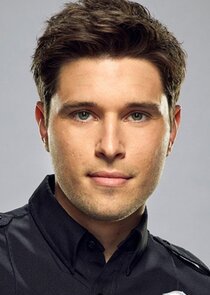 Ronen Rubinstein
as Tyler Kennedy 