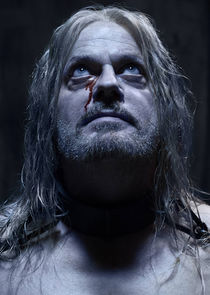 Suzy Eddie Izzard
as Wolfe