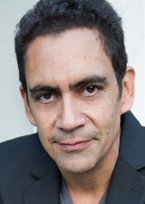 José Zúñiga
as Carlos