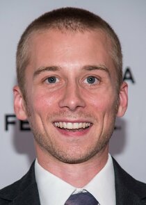 Lou Taylor Pucci
as Tyler