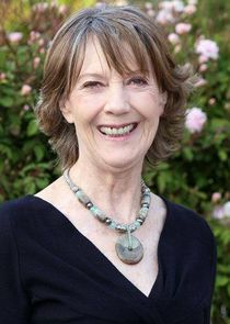 Eileen Atkins
as Edwina Kenchington
