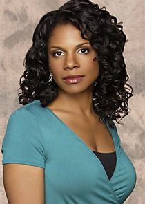 Audra McDonald
as Dr. Naomi Bennett
