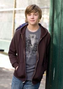 Miles Heizer
as Drew Holt