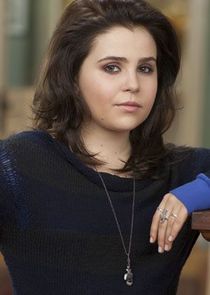 Mae Whitman
as Amber Holt