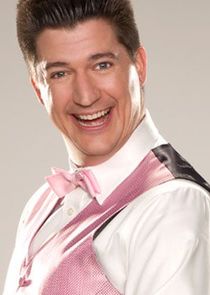 Ken Marino
as Ron Donald