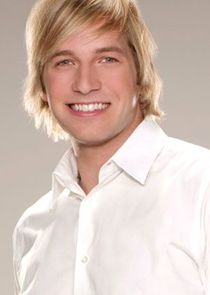 Ryan Hansen
as Kyle Bradway