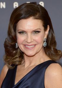 Wendy Crewson
as Unit Commander Gloria Ballard