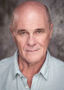 David Rintoul
as Mr Bull