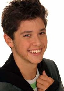 Raviv Ullman
as Phil Diffy