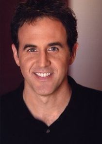 Craig Anton
as Lloyd Diffy