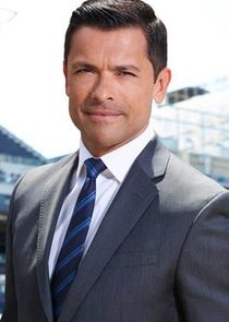 Mark Consuelos
as Oscar Arguella