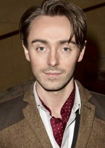 David Dawson
as Joseph Merrick