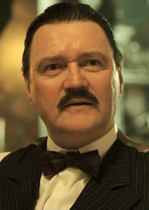 Ian Puleston-Davies
as Arthur Pennyworth