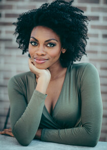 Adrienne Walker
as Shanti 'Showstopper' Page