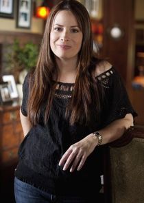 Holly Marie Combs
as Ella Montgomery