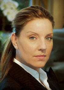 Andrea Parker
as Mary Drake