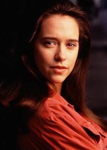 Jennifer Love Hewitt
as Sarah Reeves Merrin