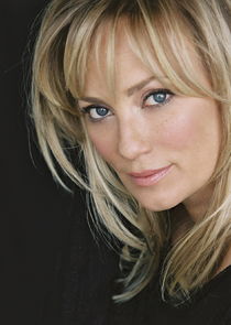 Alexondra Lee
as Callie Martel