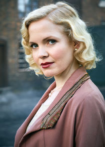 Kate Phillips
as Linda Shelby