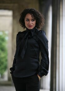 Naomi Bentley
as Caroline Steel