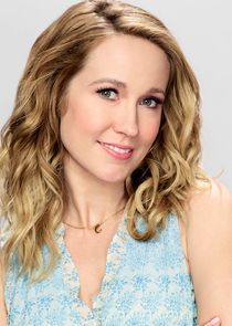Anna Camp
as Ginny Hawlings