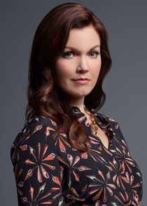 Bellamy Young
as Jessica Whitly