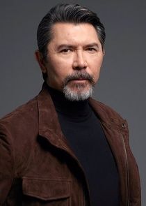 Lou Diamond Phillips
as Gil Arroyo