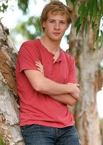 Angus McLaren
as Nathan Rafter