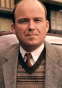 Rory Kinnear
as Dr. Peter Craft