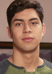 Niko Guardado
as Beto Acosta
