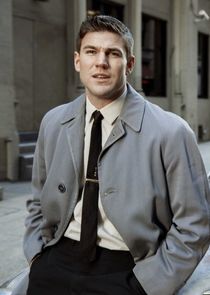 Austin Stowell
as Sean O'Bannon