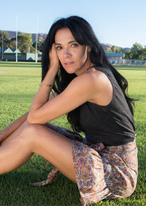 Simone Kessell
as Belle James