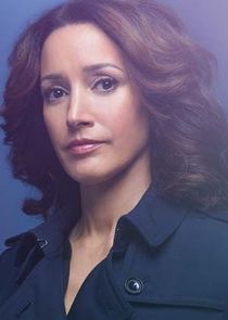 Jennifer Beals
as Dr. Carolyn Tyler