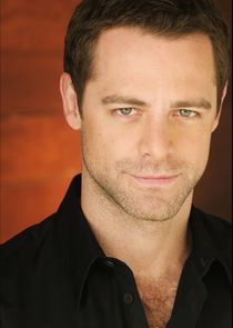 David Sutcliffe
as Dr. Len Barliss