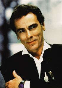 Dean Stockwell
as Rear Admiral Albert 