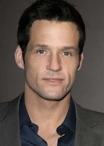 Josh Hopkins
as Liam O'Connor