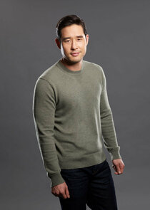Raymond Lee
as Dr. Ben Song