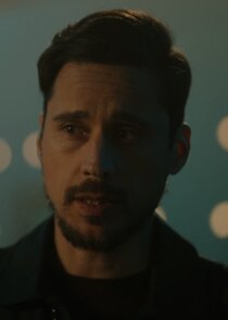 Peter Gadiot
as Tom Westfall