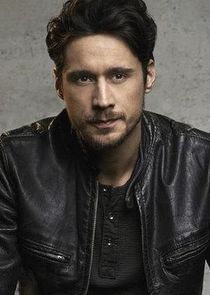 Peter Gadiot
as James Valdez
