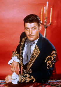 Guy Williams
as Don Diego de la Vega