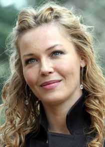 Connie Nielsen
as Queen Eleanor of Aquitaine