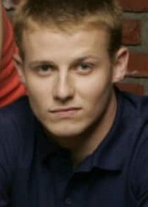 Dave Annable
as Aaron Lewis